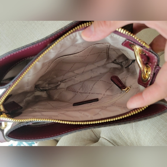 Michael Kors Small Nicole Crossbody bag brown burgundy - Picture 4 of 5